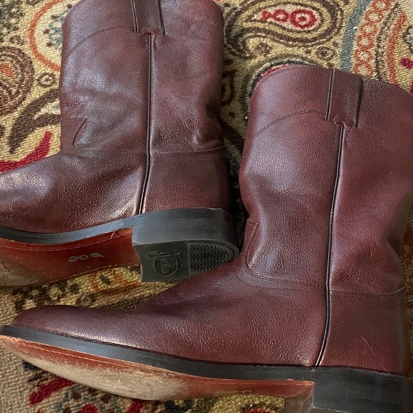 Authentic Justin Cowboy Boots - Picture 5 of 9